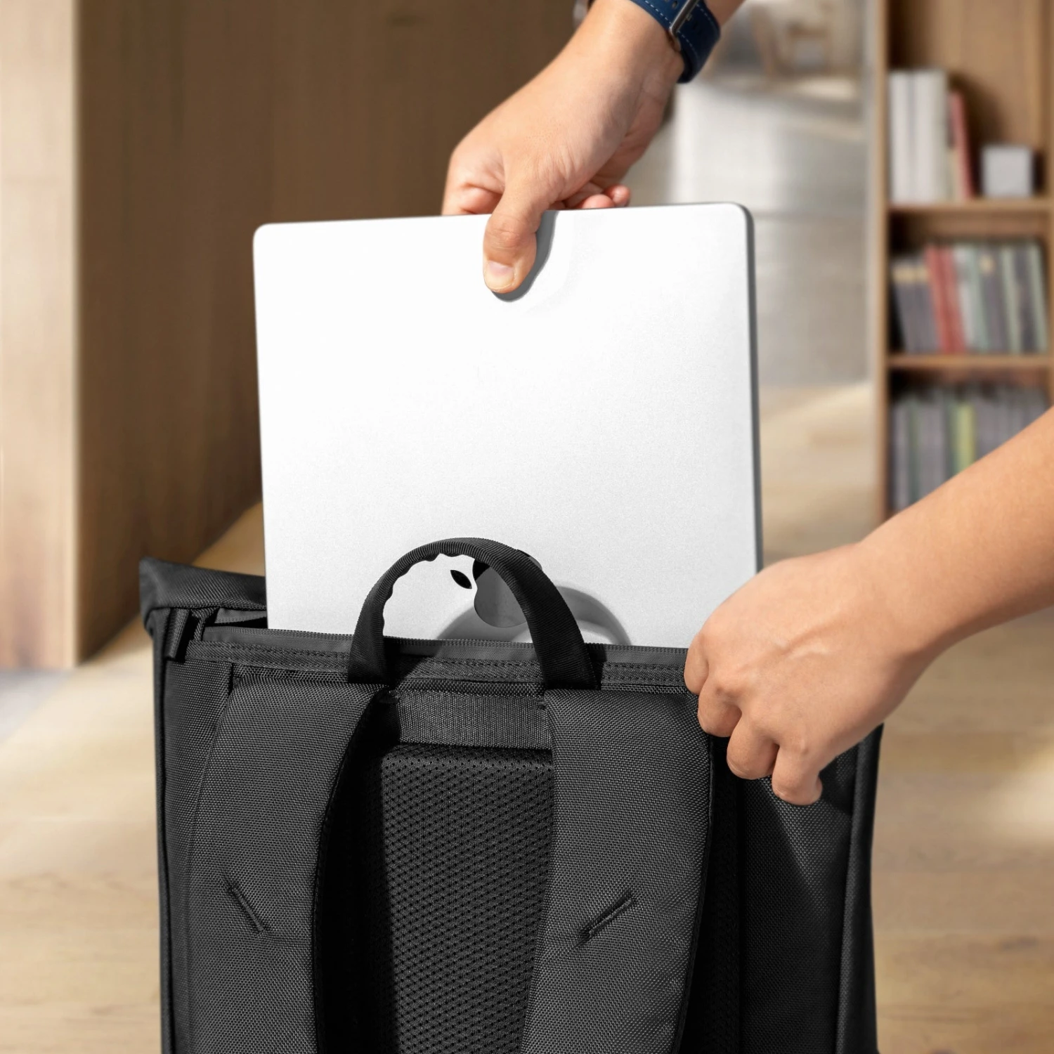 Tomtoc - Navigator-T61 Rolltop Backpack L 18 Tomtoc - Navigator-T61 Rolltop Backpack L - Image 18