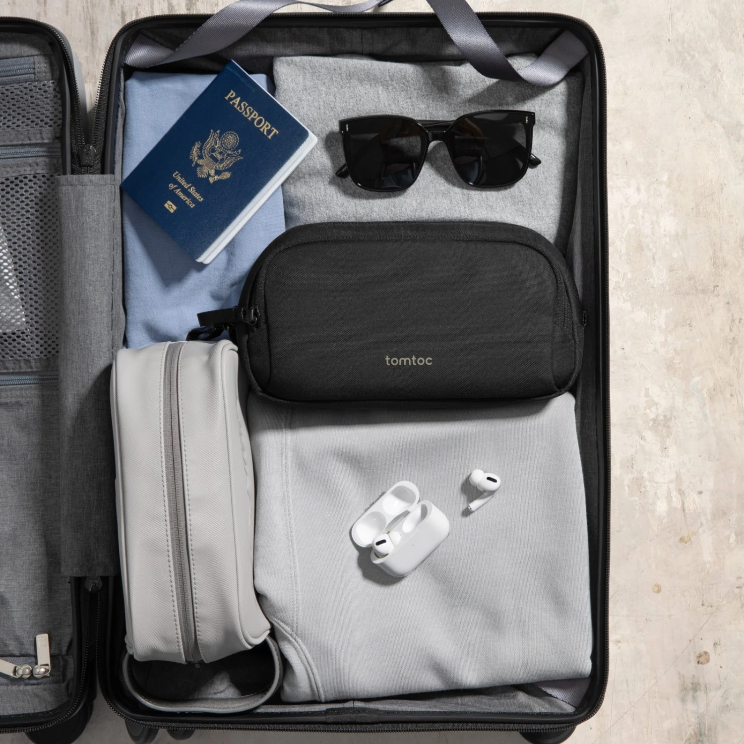 Tomtoc - Light-T12 Electronic Accessory Pouch M 14 Tomtoc - Light-T12 Electronic Accessory Pouch M - Image 14