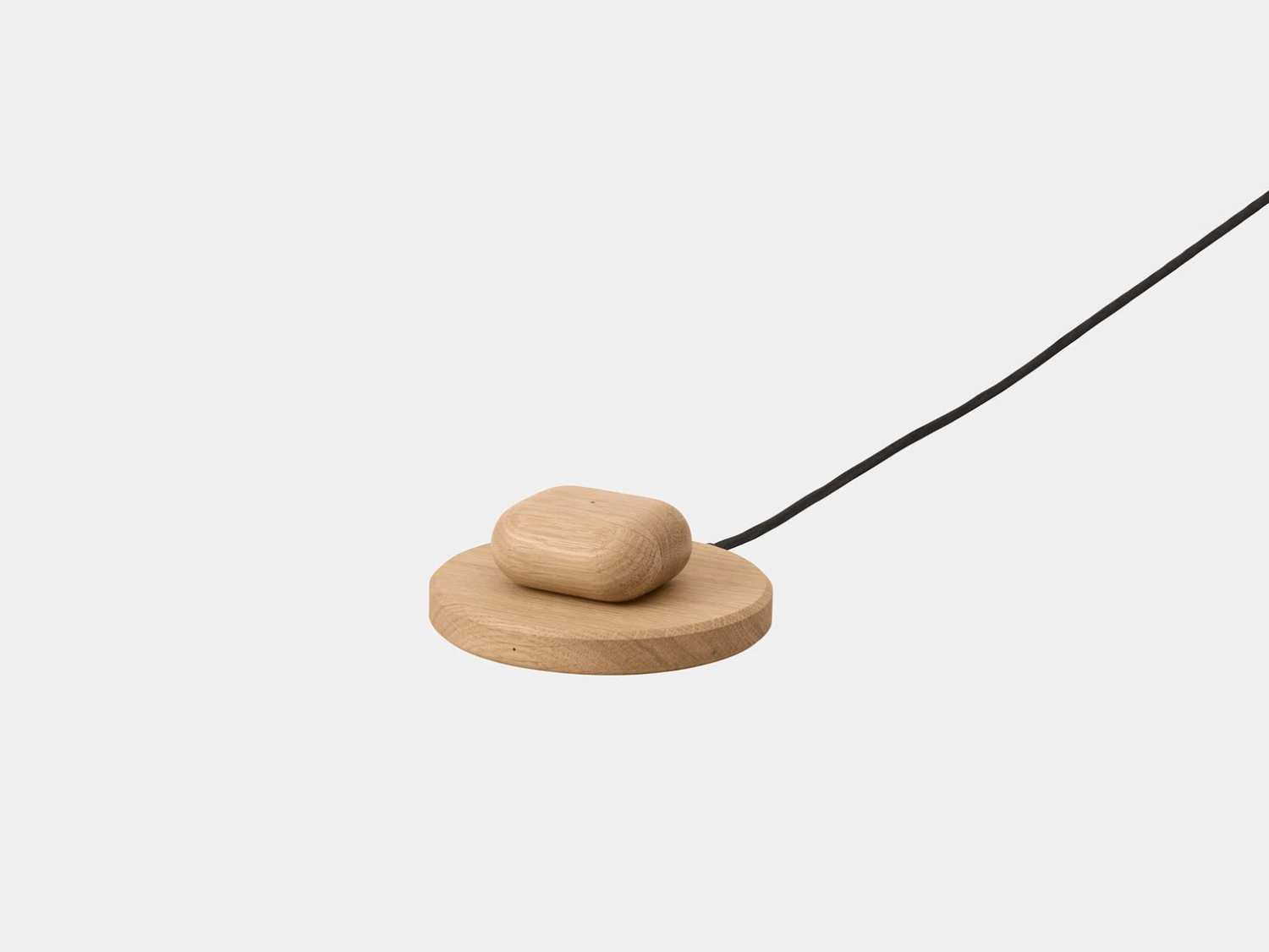 Oakywood - Slim Charging Pad 6 Oakywood - Slim Charging Pad - Image 6