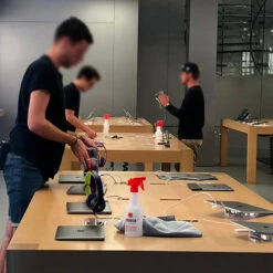 WHOOSH! - Screen Shine Pro Refillable 500ml -Computer Peripherals Lifestyle 500ml AppleStore 1 900x ad4faa62 416a 4fd6 8298 f84e65ace579