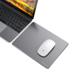 Satechi - Aluminium Mouse Pad -Computer Peripherals aluminum mouse pad mice satechi 694056 1024x 6f108d6c 96e3 45aa 85ae 63b46e0d0fb2