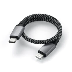 Satechi - USB-C To Lightening Cable 25cm -Computer Peripherals usb c to lightning cable 10 inches cables satechi 805016 1024x ce44b1d9 3c39 4904 bce7 a163b7f50aa1