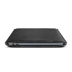 Woolnut – Leather Sleeve For MacBook 23 Woolnut – Leather Sleeve For MacBook -Computer Peripherals woolnut mbproair13 black 5